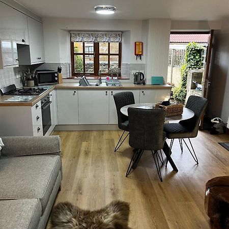 Badger Cottage Scarborough Bagian luar foto
